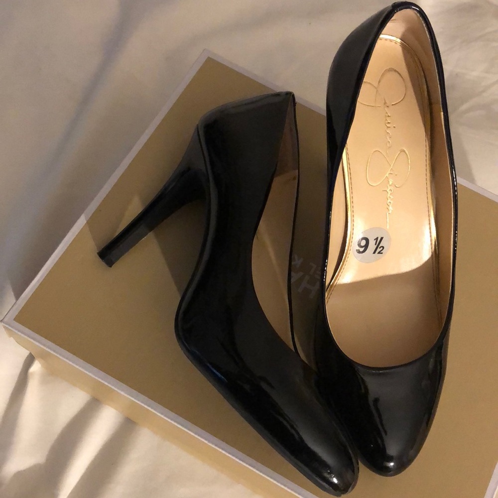 Jessica Simpson black 4 1/4 heels